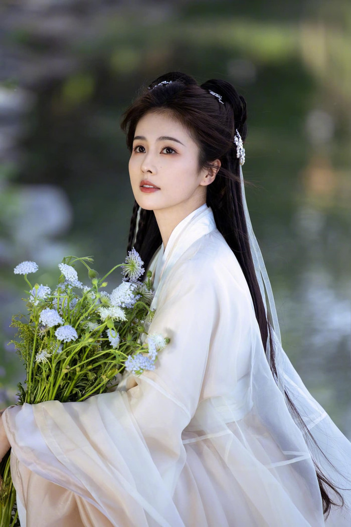  Bỏ La Vân Hi, Bạch Lộc hẹn hò cùng nam thần thanh xuân đình đám Ảnh 2