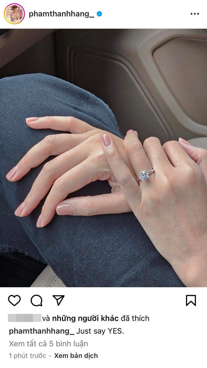 Siêu mẫu Thanh Hằng khoe nhẫn kim cương khủng ngay ngón áp út vào tối ngày 2/8 