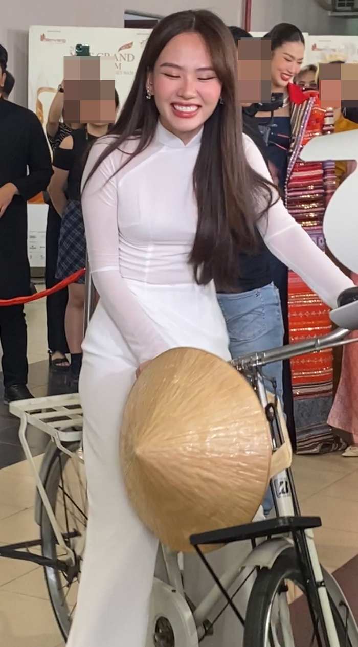 Nàng Hậu tiết lộ lâu rồi vẫn chưa đạp xe.