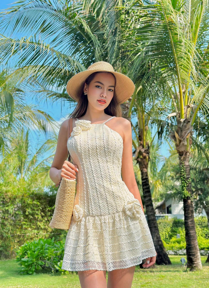 Khoảnh khắc 'bánh bèo' của mỹ nhân quê Khánh Hòa làm người hâm mộ mê mẩn.