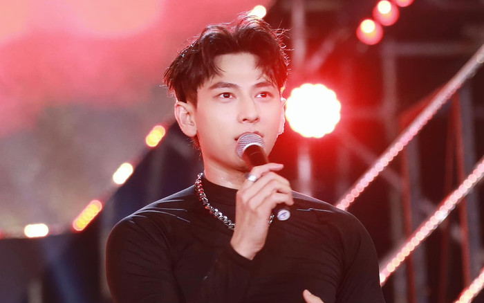 Khán giả đòi cởi áo ngay trên sân khấu, Isaac: 'Sao chị bào quá vậy' Ảnh 2