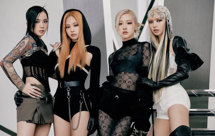  Nữ nghệ sĩ Việt đầu tiên chụp ảnh cùng với BLACKPINK: Danh tính chẳng đâu xa lạ! Ảnh 2