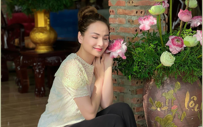 Diễm Hương rùng mình vì đang ngủ phát hiện rắn bò ngang bụng Ảnh 2