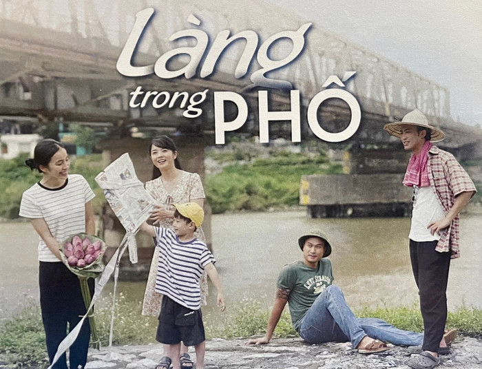 Làng Trong Phố: Lộ cảnh Mến 'lên phố giải ngố' cùng Hiếu Ảnh 1