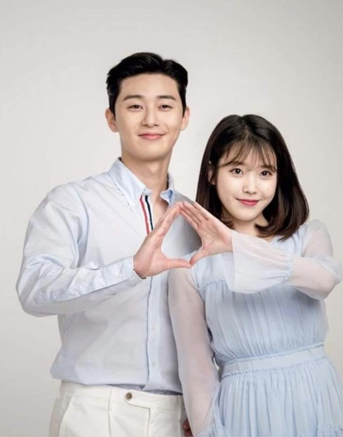 IU làm một việc đặc biệt dành riêng cho Park Seo Joon tại phim trường Ảnh 1