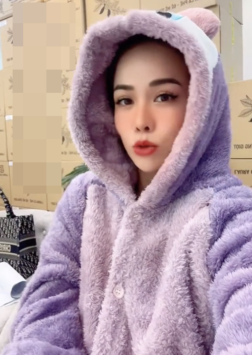 Đây chỉ là đoạn clip 'đu trend' của Nhật Kim Anh.