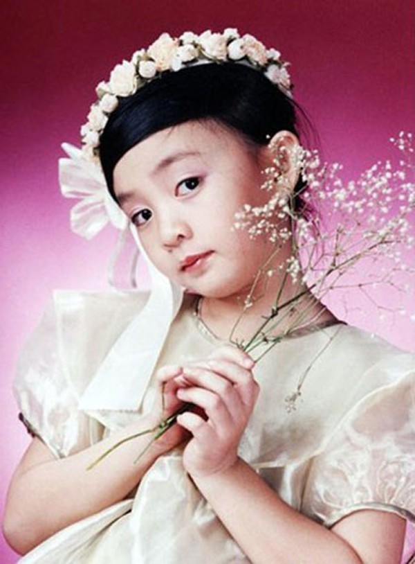 Rần rần sân khấu của S.T Sơn Thạch và bé Xuân Mai thuở nhỏ, nhan sắc gây bất ngờ Ảnh 1