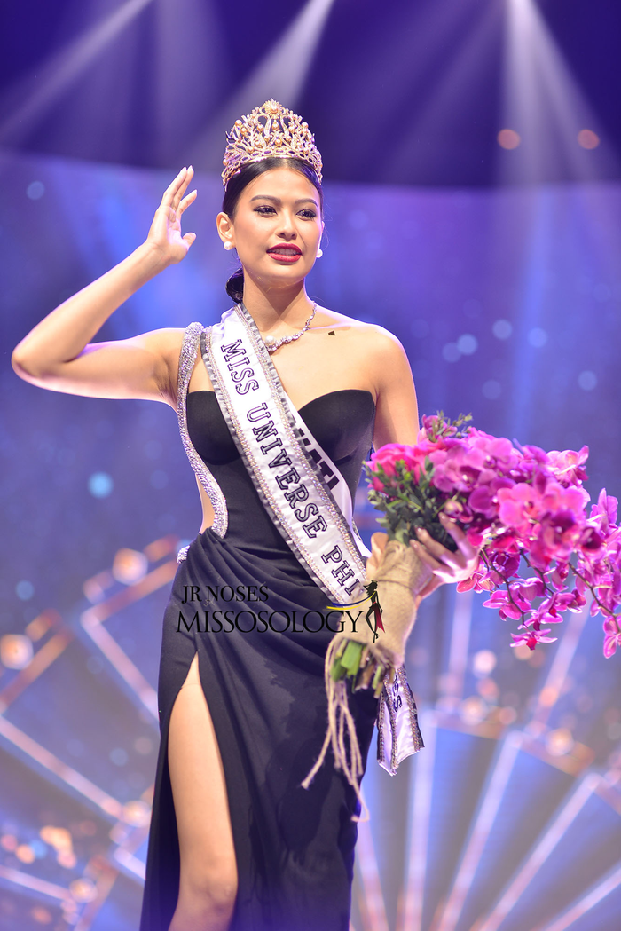Michelle Dee đăng quang Hoa hậu Hoàn vũ Philippines 2023. Cô trở thành niềm hy vọng của công chúng nước nhà tại Hoa hậu Hoàn vũ diễn ra vào tháng 11 tới.