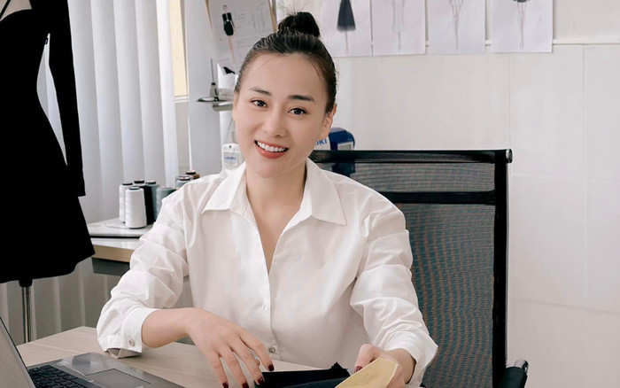 Phương Oanh quay lại công việc sau lễ cưới, nhan sắc đúng chuẩn phu nhân Ảnh 2