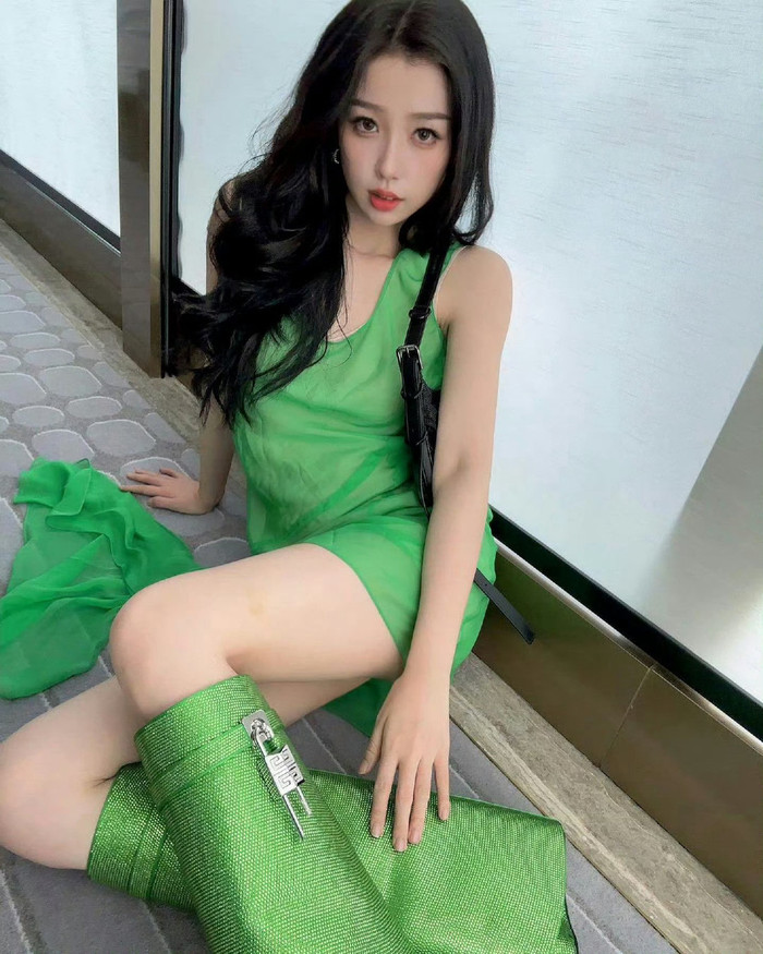 Ngu Thư Hân được lòng đông đảo khán giả bởi sự chăm chỉ, thân thiện