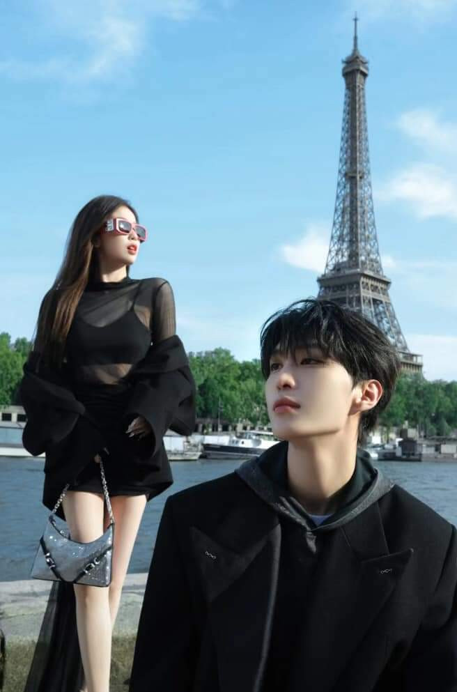 Trong giới showbiz, Ngu Thư Hân quen biết khá nhiều nghệ sĩ đình đám và được đồng nghiệp quý mến, hết mực quan tâm