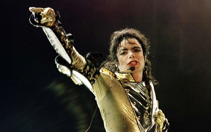 Giải mã 10 điều bí ẩn trên trang phục biểu diễn của Michael Jackson Ảnh 2