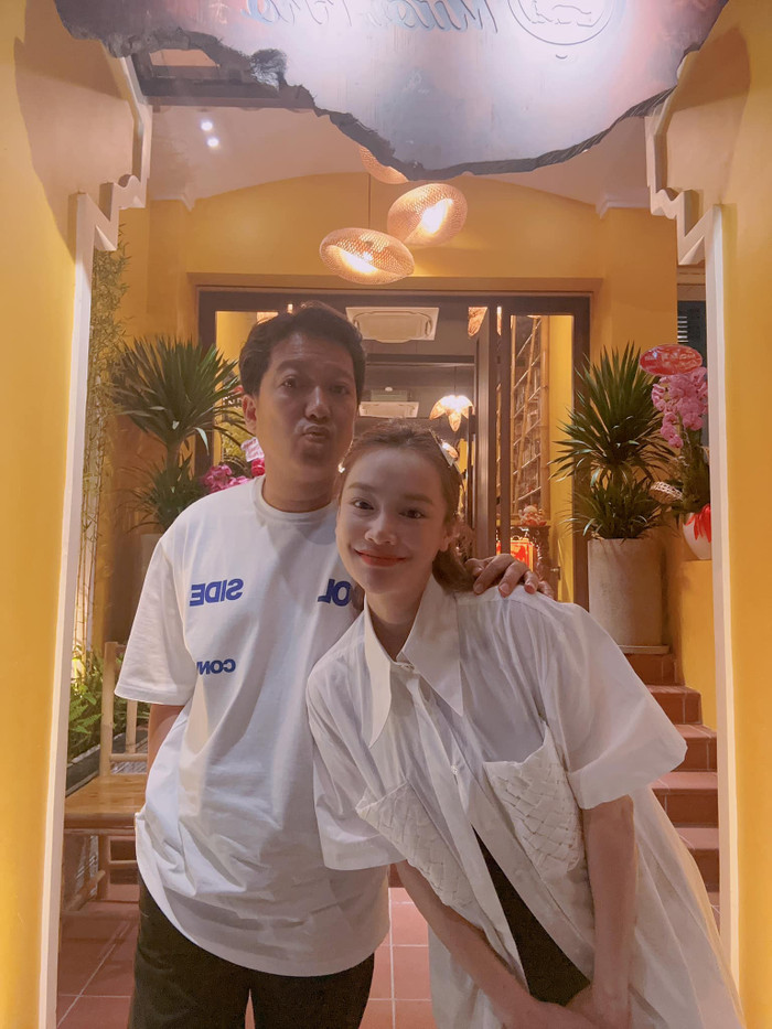 Bận rộn với công việc, thế nhưng Trường Giang vẫn hết mực yêu thương, chăm sóc chu đáo cho Nhã Phương trong lần mang thai thứ 2. 