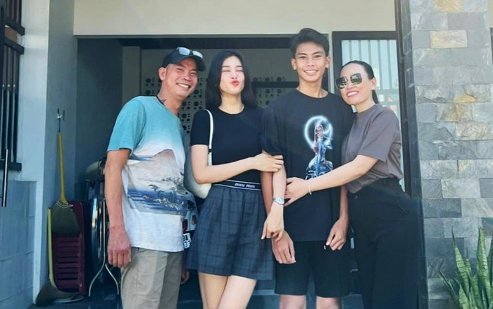 Em trai Tiểu Vy hiếm hoi lộ diện, dân tình nô nức ứng tuyển làm em dâu Ảnh 2