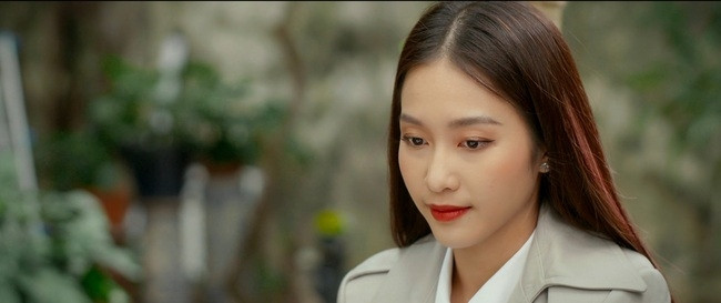  Khả Ngân từng bị chê tơi tả vì là bản sao của Song Hye Kyo Ảnh 1