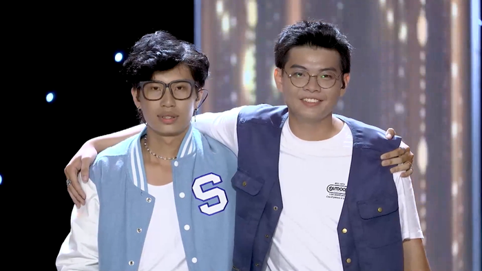 Tri Thức 'đụng độ' bạn thân trên sân khấu Vietnam Idol, BGK đắn đo lựa chọn Ảnh 5