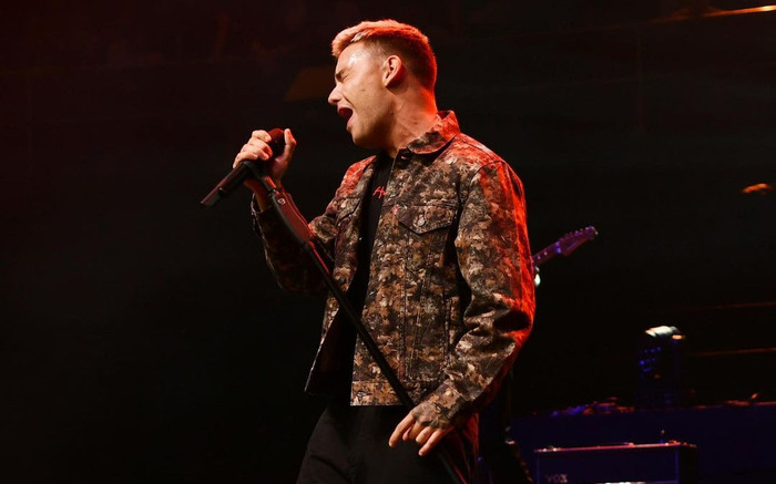 Nam ca sĩ hủy show diễn vì bị nhiễm trùng thận, khán giả được hoàn tiền vé Ảnh 2