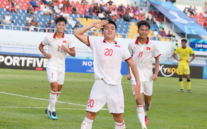 Chủ tịch Madura muốn Indonesia bỏ AFF nếu không phạt nguội cầu thủ Hồng Phúc Ảnh 2