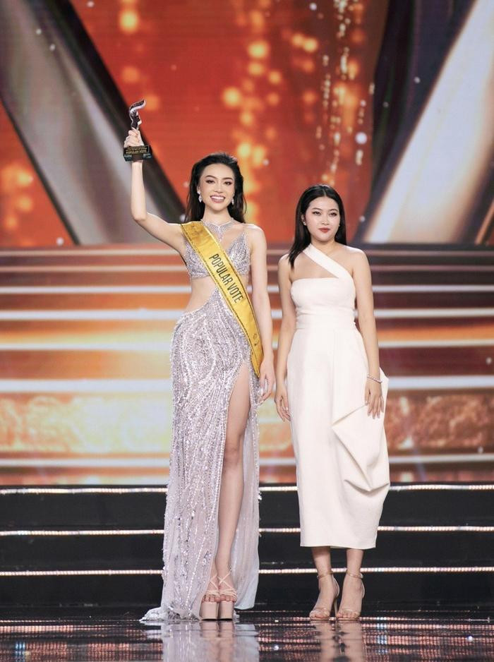 Top 10 Miss Grand VN 2023 khoe sắc sáng bừng sân khấu: Ai làm lại mấy chị nữa? Ảnh 7