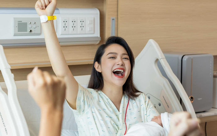 Minh Hằng 'rơi lệ' sau sinh, các mẹ bỉm đồng loạt an ủi nữ ca sĩ Ảnh 2