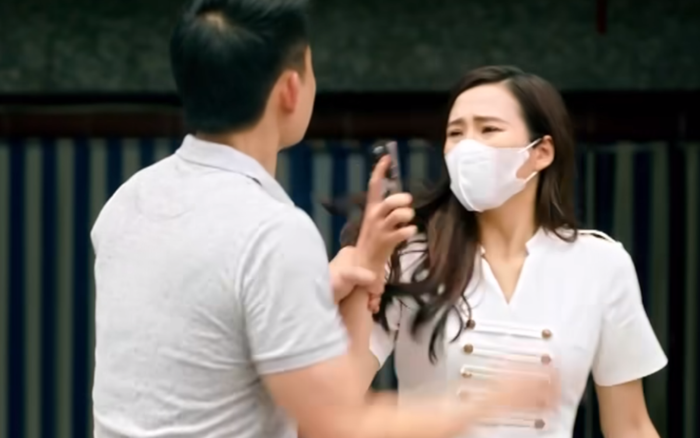  Làng Trong Phố tập 4: Vừa lên phố, Hiếu (Duy Hưng) đã giấu vợ đi gặp gái xinh Ảnh 3