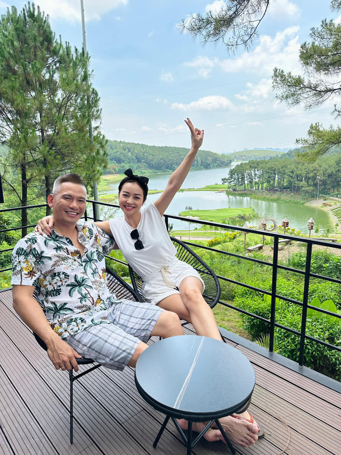  Jennifer Phạm cùng chồng doanh nhân đi đánh golf, có cử chỉ 'tình bể bình'! Ảnh 6