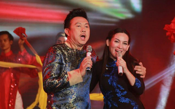 Chí Tài - Phi Nhung song ca khiến khán giả nghẹn ngào: 'Nhớ chú và chị' Ảnh 2