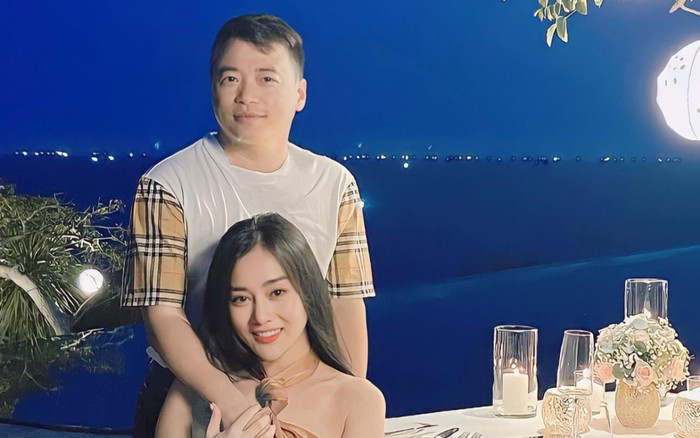 Shark Bình khỏe ảnh tình tứ bên Phương Oanh và mẹ nhân ngày đặc biệt Ảnh 2