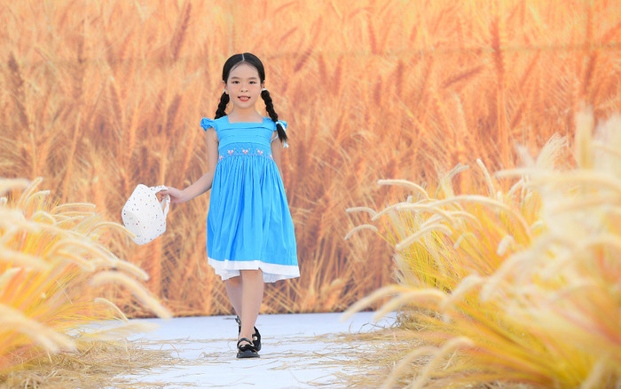 Mãn nhãn với vẻ đẹp hồn nhiên của các mẫu nhí, lưu giữ trọn vẹn giá trị tuổi thơ Ảnh 2