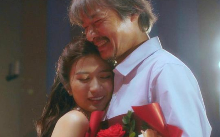 Lý do giúp Món Quà Của Cha được khen hay hơn Gia Đình Mình Vui Bất Thình Lình Ảnh 2