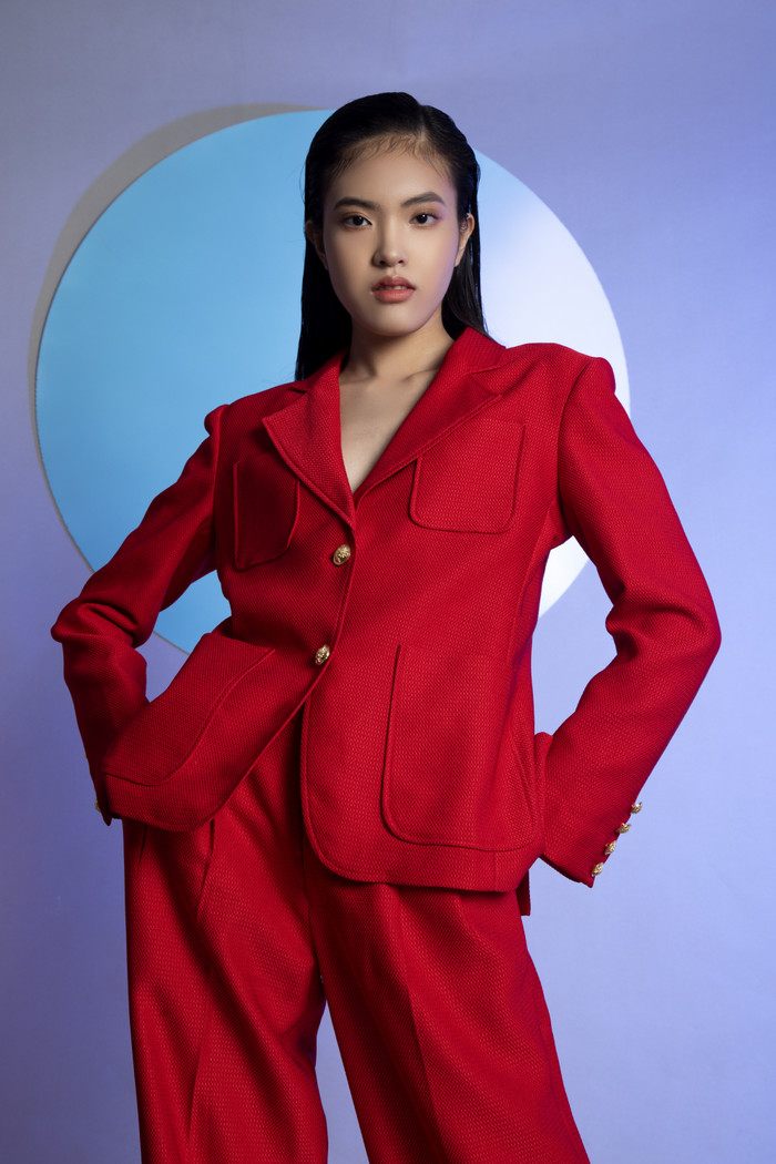 Bên cạnh sự nghiệp người mẫu, Như Ý còn được biết đến cô nữ sinh sở hữu thành tích học tập đáng nể. Theo đó, Như Ý đang là học sinh phổ thông với thành tích 9 năm liền học sinh giỏi, từng đoạt giải bạc Olympic Toán – Tiếng Việt cấp tỉnh năm học 2021-2022. Cô bé cũng khiến gia đình tự hào khi tự đăng ký thi và đạt trình độ tiếng Anh IELTS 5.0.