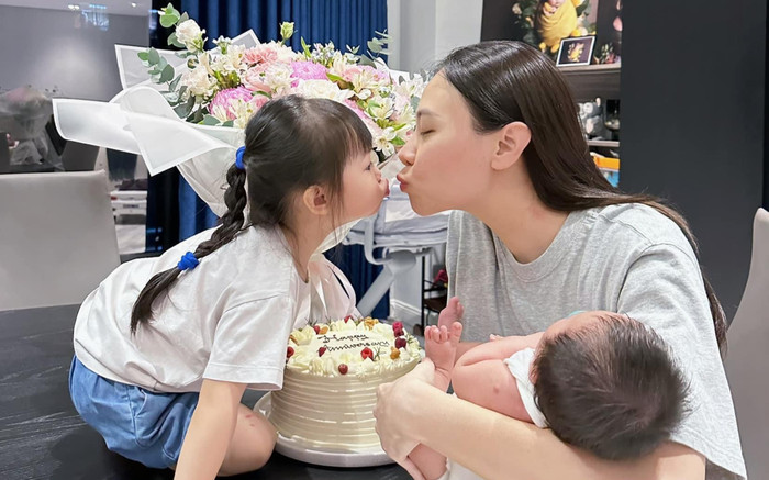 Đàm Thu Trang 'tan chảy' với màn nịnh mẹ ngọt hơn mật của Suchin Ảnh 2