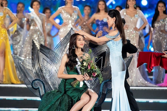 Lương Thuỳ Linh trở thành người đẹp đầu tiên đăng quang cuộc thi Miss World Vietnam. (Ảnh tổng hợp)