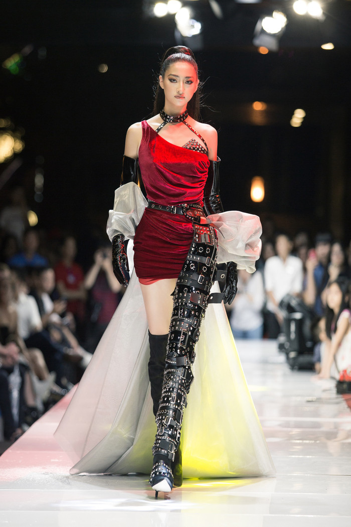 Sau cuộc thi quốc tế, Lương Thuỳ Linh trở thành gương mặt quen thuộc tại sàn diễn. (Ảnh tổng hợp)