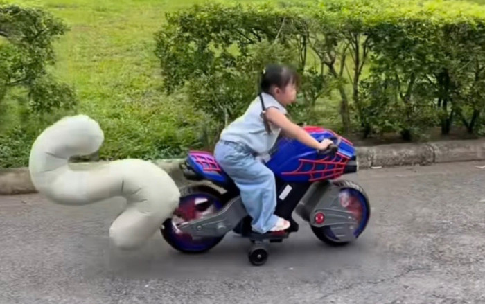 Ái nữ nhà Cường Đô La tự lái 'siêu xe' ăn mừng tuổi mới, chuẩn con nhà nòi Ảnh 2