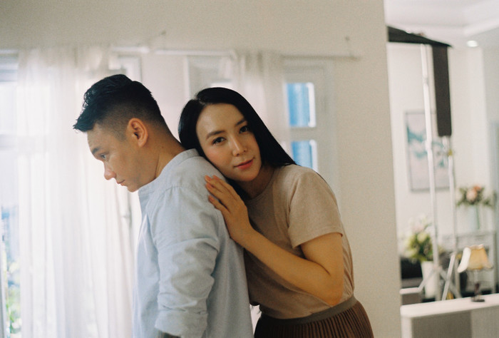Vợ chồng Khắc Việt 'xả kho' loạt ảnh đầy ngọt ngào.