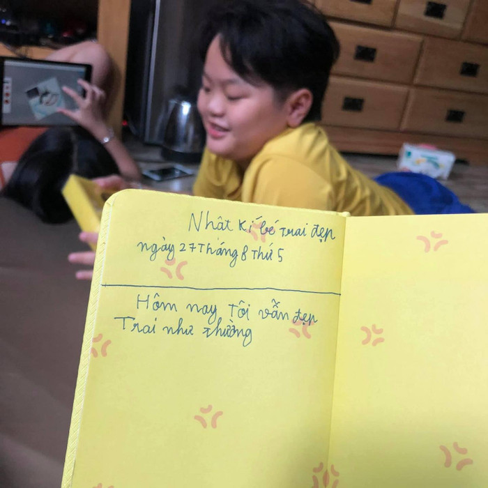  Viết nhật ký hằng ngày, cậu bé khiến CĐM cười ngất bởi nội dung quá đỗi hài hước Ảnh 1