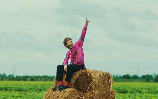 Bên cạnh Messi, đây là điều khiến khán giả thích thú trong MV mới của Jack Ảnh 2