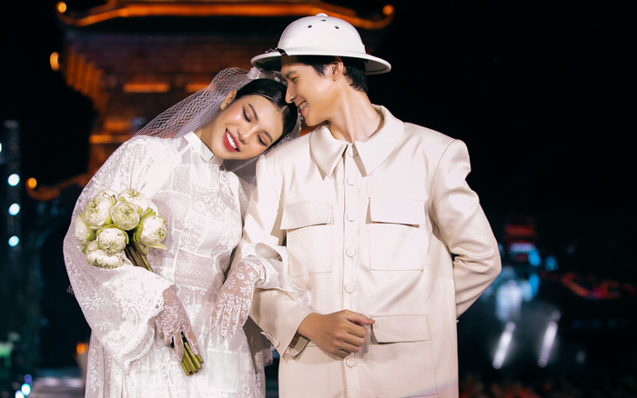 Tường San diện váy cưới trên sàn catwalk, thần sắc thế nào? Ảnh 2