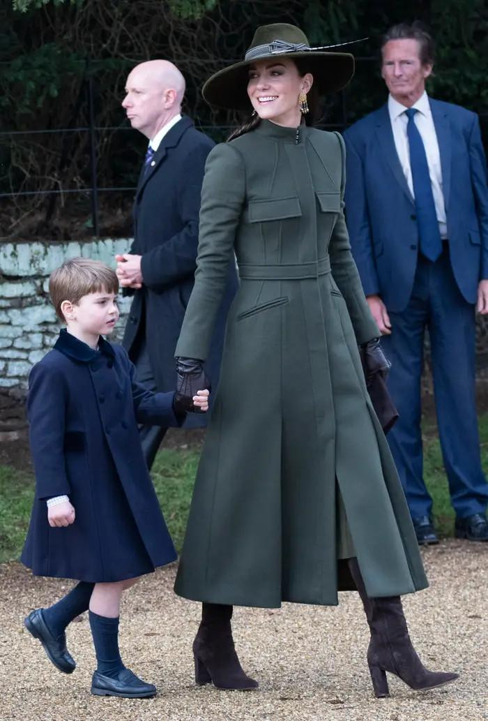 Phong cách của Kate Middleton trong năm đầu tiên làm Vương phi xứ Wales Ảnh 2