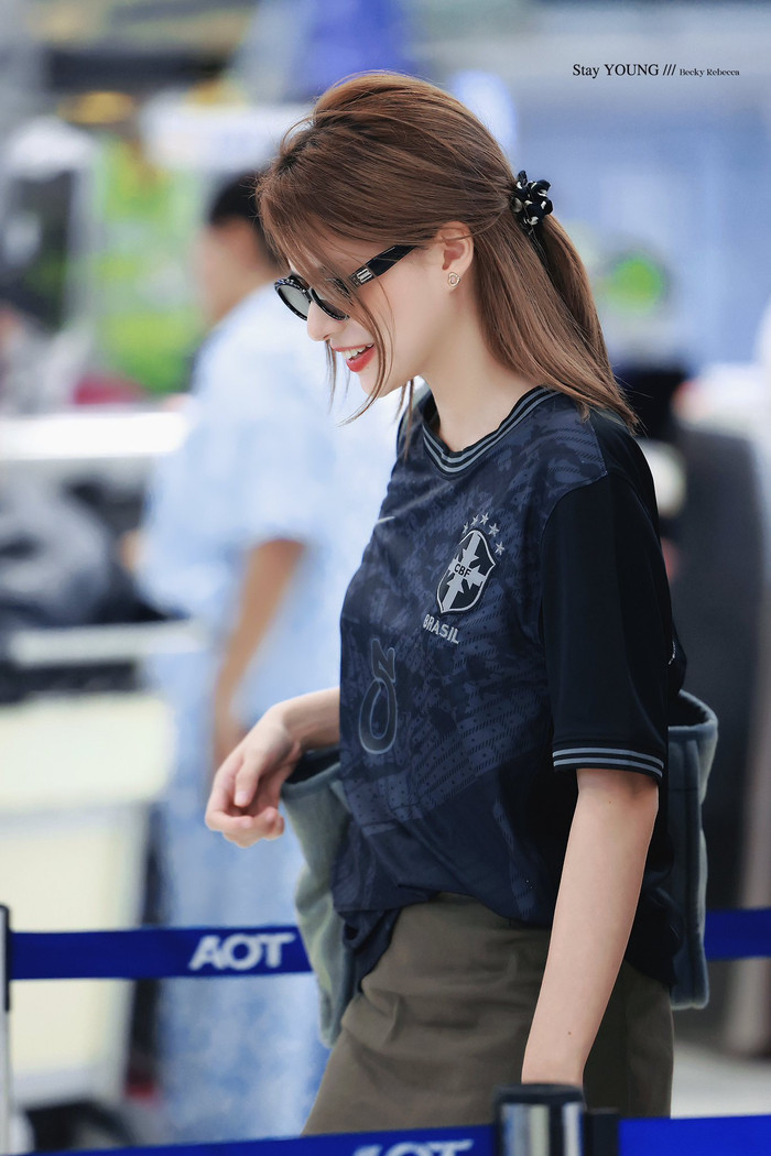 Nữ diễn viên Becky Rebecca Patricia Armstrong đã có chuyến đến Brazil giao lưu cùng người hâm mộ.