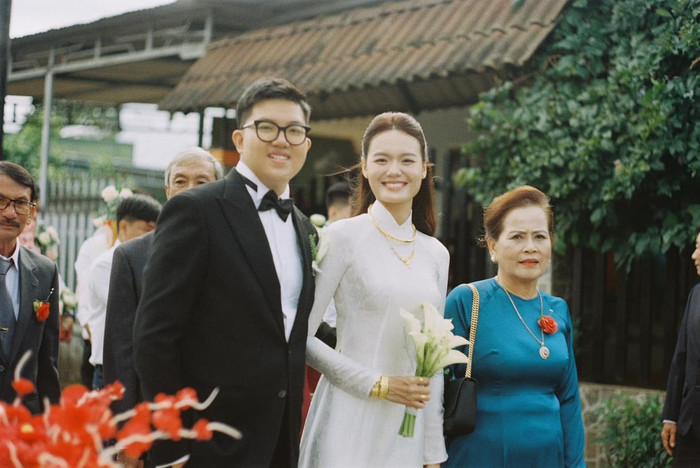  Võ Hoàng Yến, Minh Tú cùng dàn người đẹp Vbiz tham dự đám cưới Lê Thanh Thảo Ảnh 8