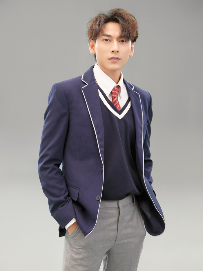 Isaac phủ sóng khắp các sự kiện giải trí. (Ảnh tổng hợp)