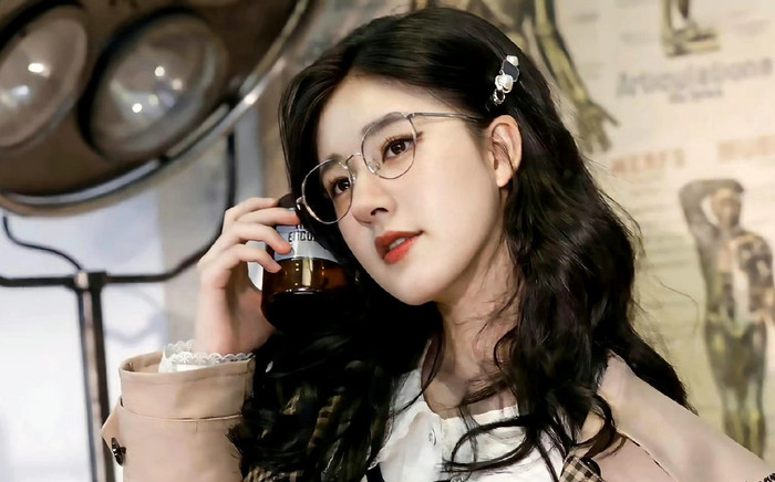 Lộ giá cát-xê của tiểu hoa 95: Triệu Lộ Tư ở đẳng cấp khác với phần còn lại Ảnh 2