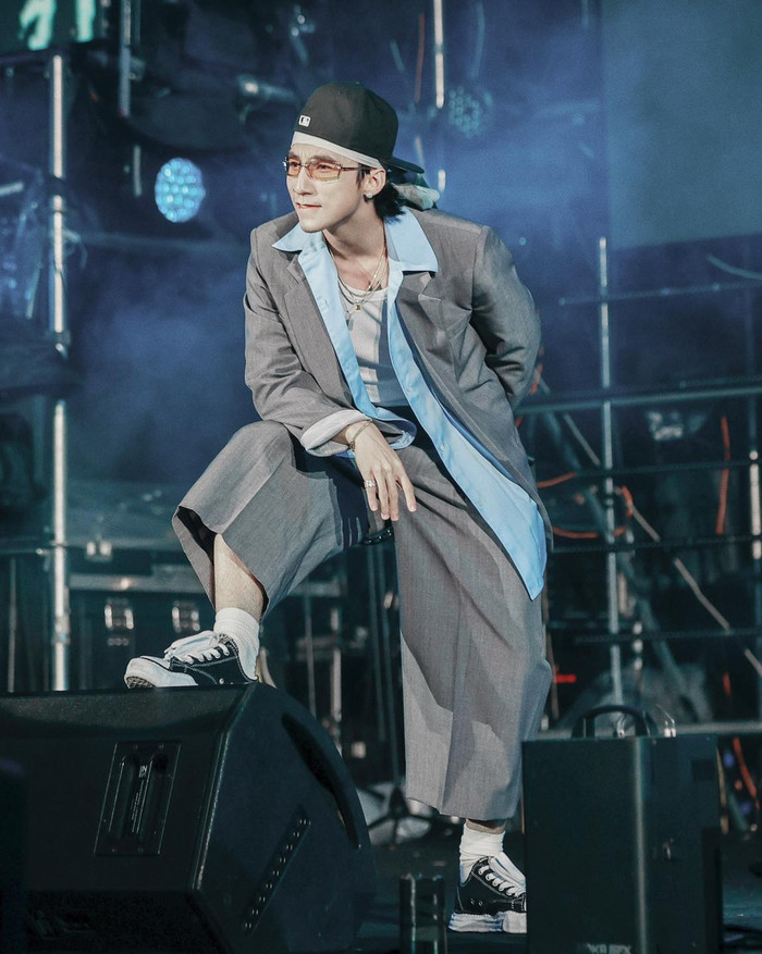 Sơn Tùng ghi điểm với hành động không xả rác trên sân khấu: 10 điểm tinh tế! Ảnh 1