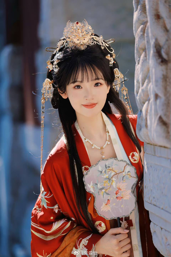 Trương Miểu Di xinh đẹp với tạo hình cổ trang.