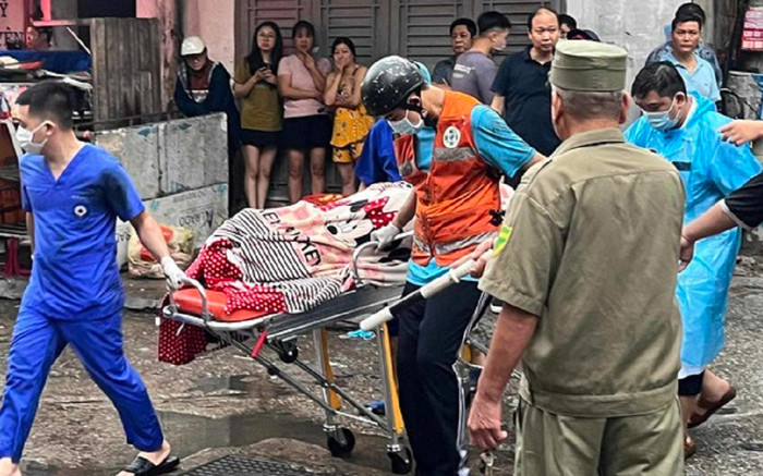 Cháy chung cư mini: Ông bố kể lại phút giây ôm con 27 tháng tuổi nhảy xuống Ảnh 2