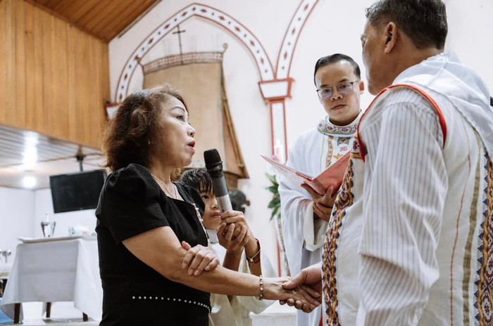  Cả hai đã chuẩn bị xong theo nghi thức tôn giáo nhưng vì chị ruột của ca sĩ Siu Black mới qua đời tháng trước nên kế hoạch cưới tạm hoãn lại đến ngày 8/9 vừa qua.