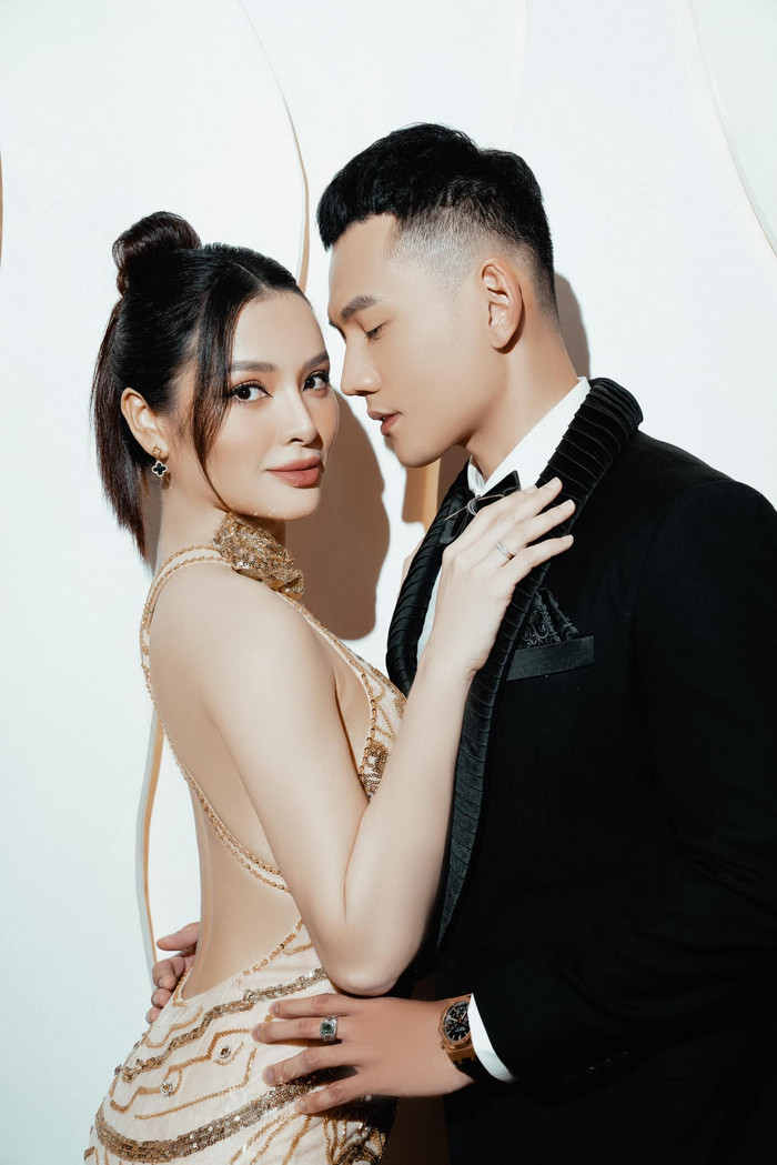 Mọi dự án, quyết định của Phương Trinh Jolie đều được chồng ủng hộ vô cùng nồng nhiệt. Để vợ bớt vất vả khi chăm con nhỏ, Lý Bình luôn cố gắng hỗ trợ 'nửa kia' trong từng việc nhỏ nhất