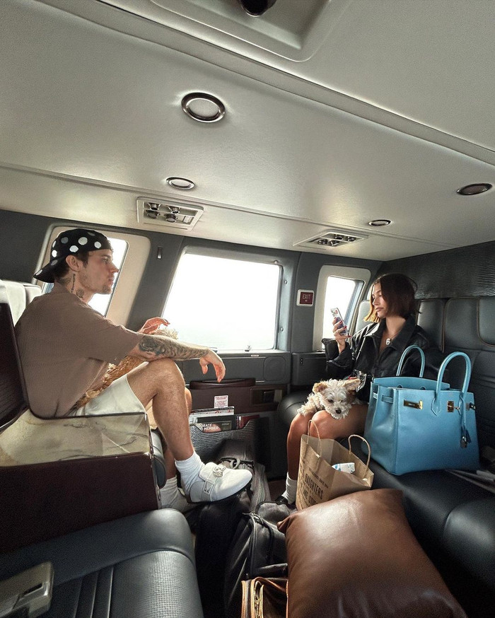 Vợ Justin Bieber từng nhiều lần lên tiếng đính chính về tin đồn 'xen ngang' vào mối tình giữa chồng và Selena Gomez khi bị netizen liên tục 'réo tên'